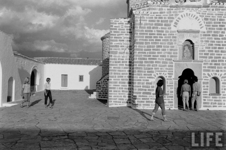 The cathedral courtyard probably in the 1950s or 1960s
