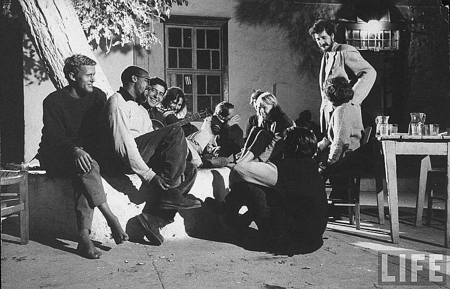 Leonard Cohen Fan Club Biannual Hydra Meet-Up