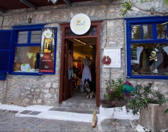 Spoiled! ◊ Hydra Town