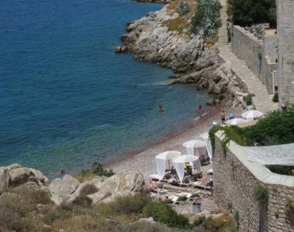 Castello Beach (Kamini)