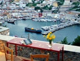 2BR house to rent above the Port on Hydra Greece