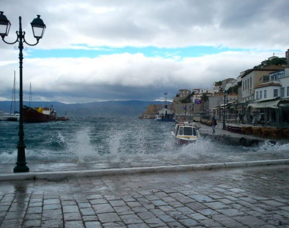 Seasons: Hydra in Winter ◊ November–February